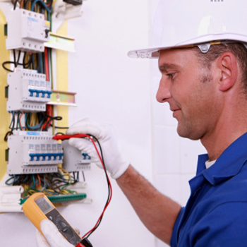 Reparacion Electricistas CALVET en viviendas